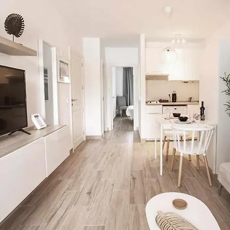 Holyhome Premium 108 شقة كوستا تاغيسي